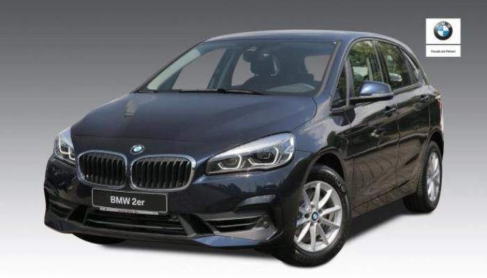 BMW 220i Active Tourer vorne