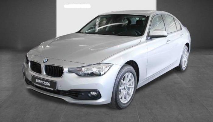 BMW 320i Limousine vorne