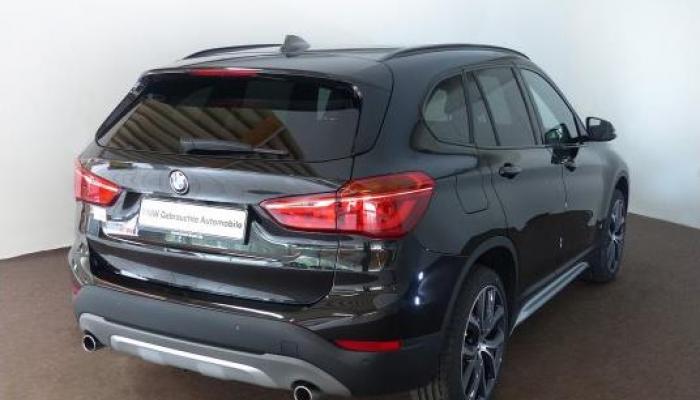 BMW X1 xDrive25d hinten