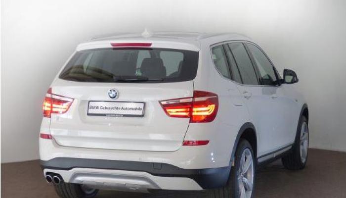 BMW X3 xDrive30d hinten