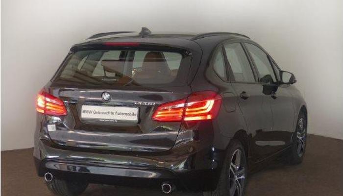 BMW 220d Active Tourer hinten