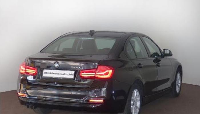 BMW 320d Limousine hinten