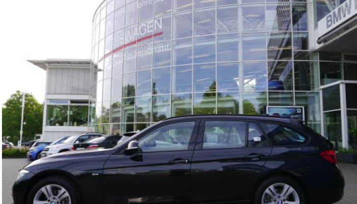 BMW 320d xDrive Touring vorne