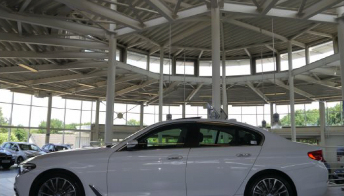 BMW 530d Limousine vorne