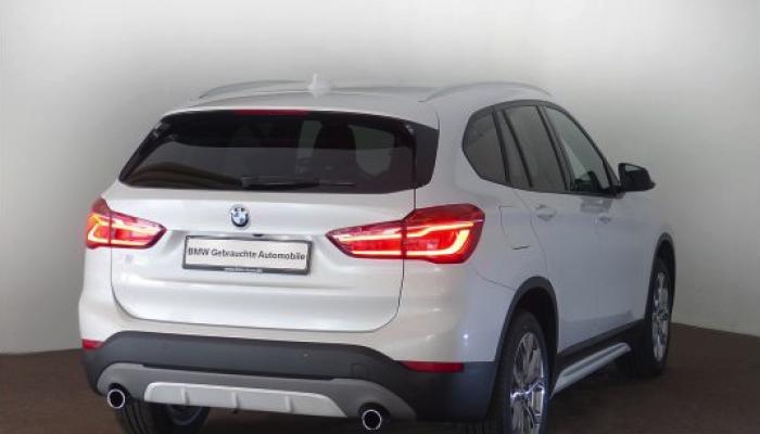 BMW X1 xDrive20d hinten