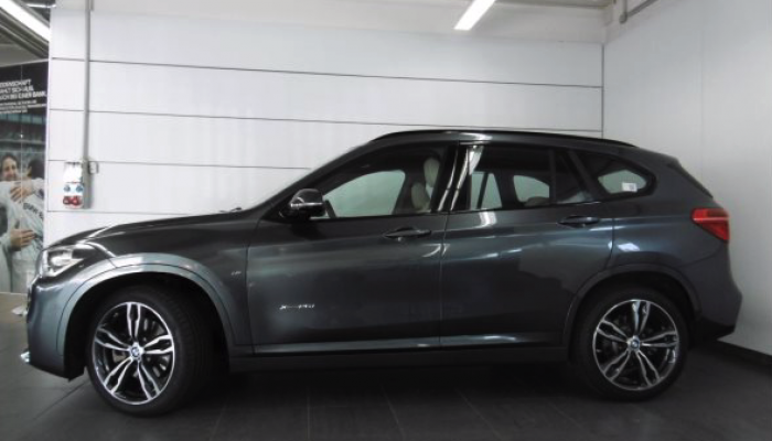 BMW X1 xDrive25i vorne