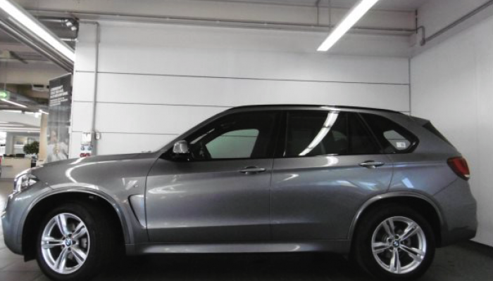 BMW X5 xDrive30d vorne