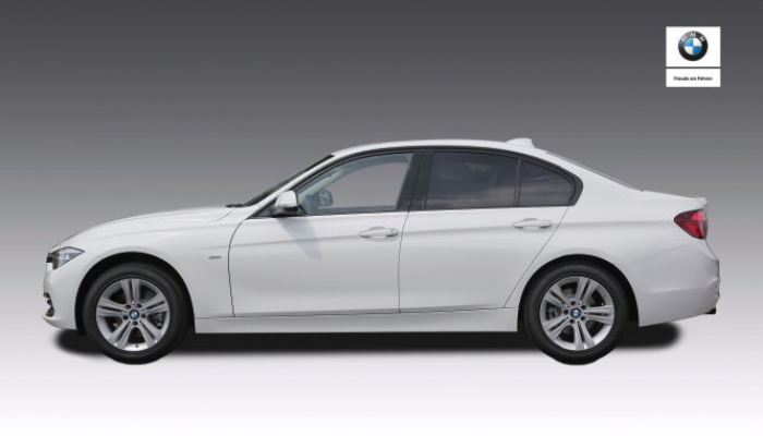 BMW 320d Limousine vorne