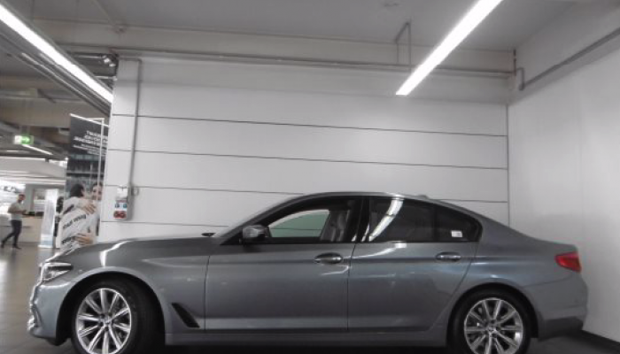 BMW 520d Limousine vorne