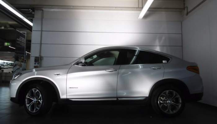 BMW X4 xDrive20d vorne