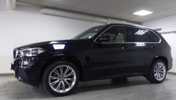 BMW X5 xDrive30d vorne