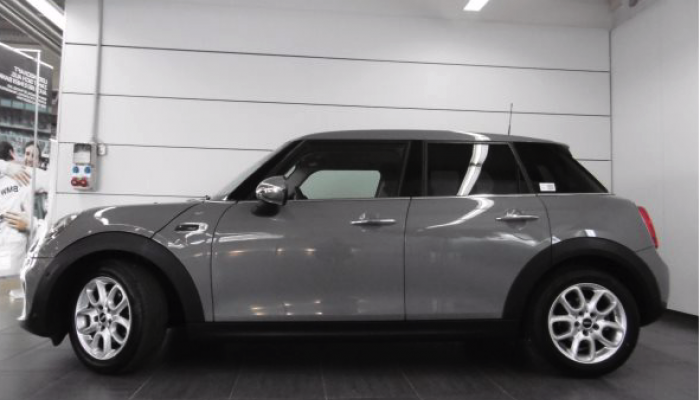 MINI One 5-Türer vorne