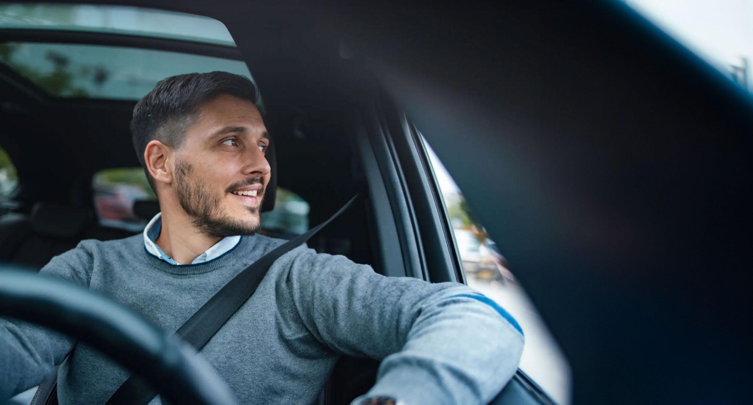 Autofahrer am Steuer