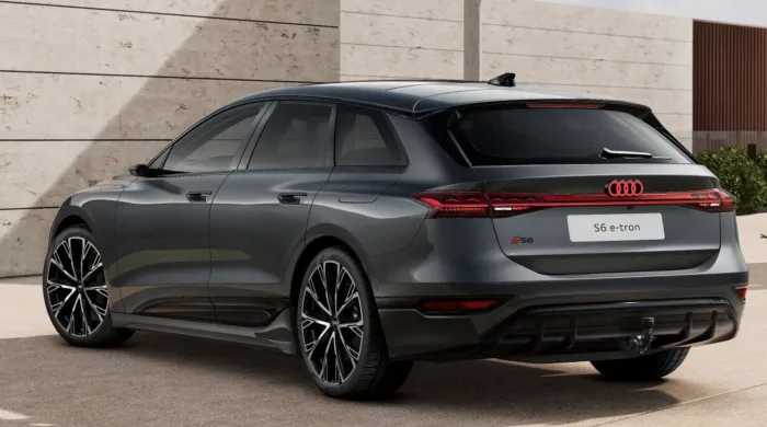 Audi S6 Avant e-tron hinten