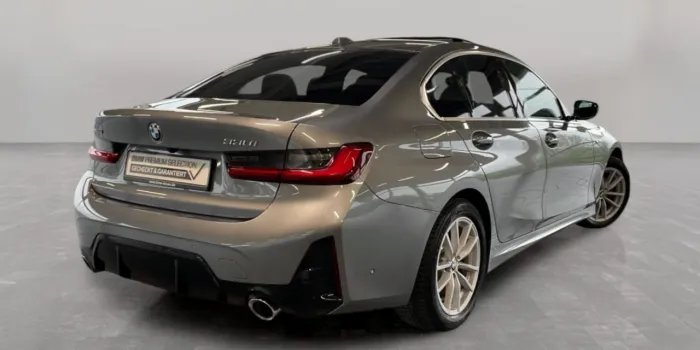 BMW 330I XDRIVE LIMOUSINE hinten