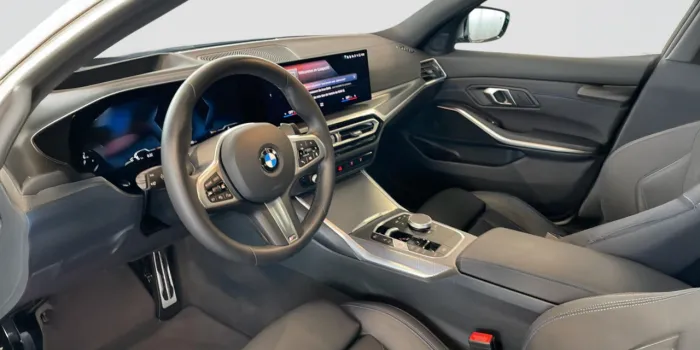 BMW 330I XDRIVE LIMOUSINE innen