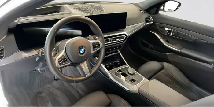 BMW 330i Touring innen